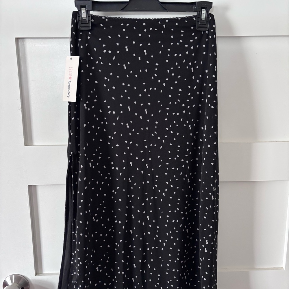 URBAN Romantics Black and White A-Line Midi Skirt